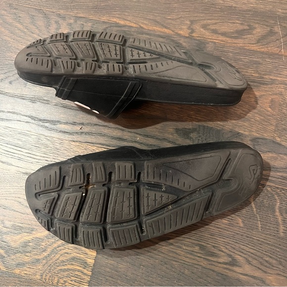 FILA Black Slides Mens 9/Women’s 10 - Picture 2 of 2